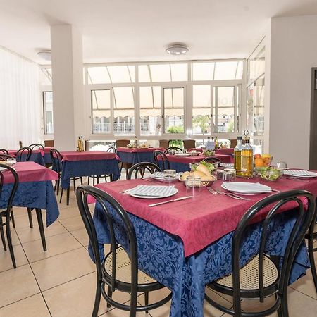 Hotel Villa Isola Rimini Ngoại thất bức ảnh