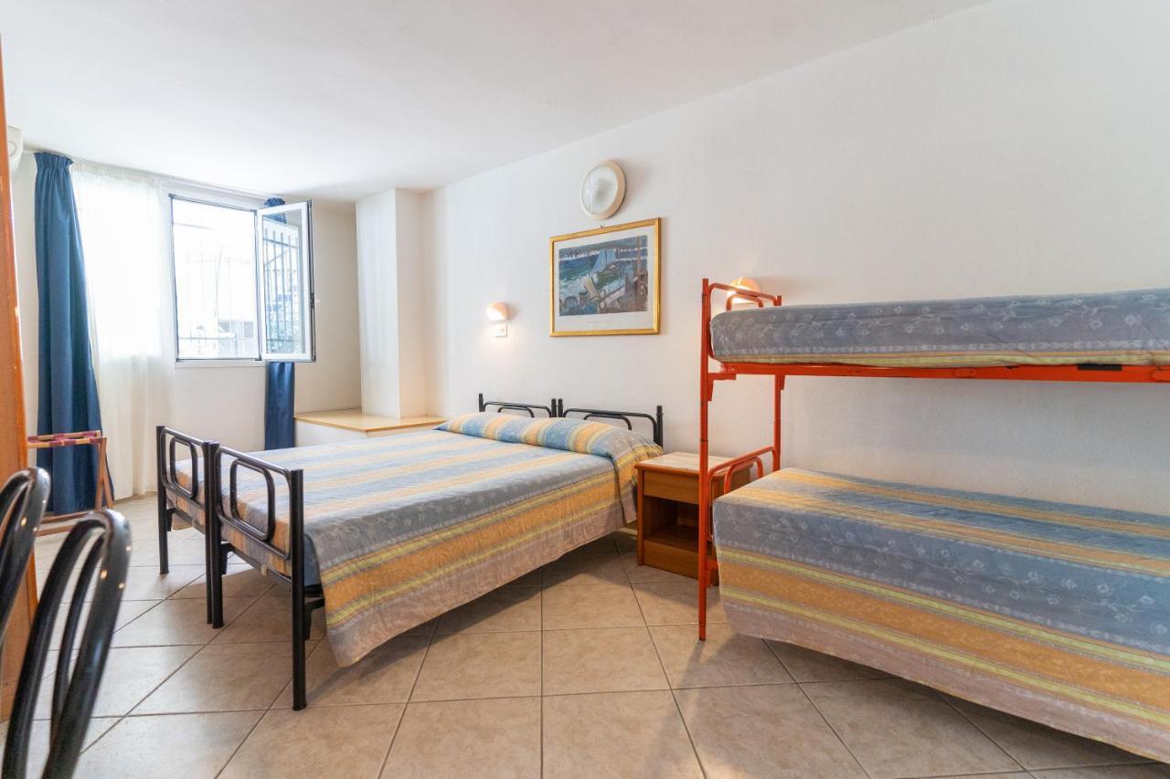 Hotel Villa Isola Rimini Ngoại thất bức ảnh