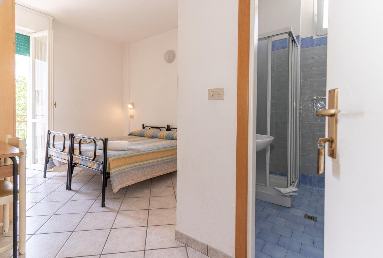 Hotel Villa Isola Rimini Ngoại thất bức ảnh