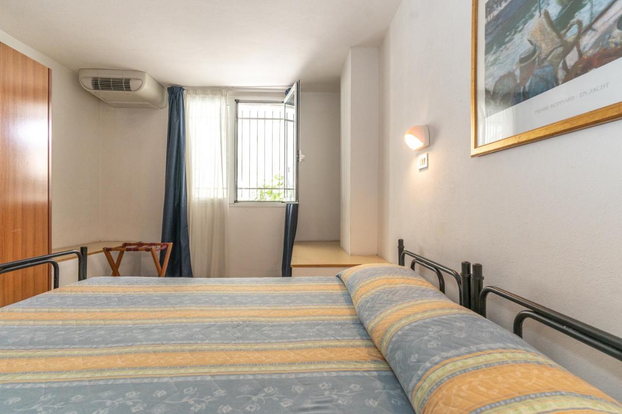 Hotel Villa Isola Rimini Ngoại thất bức ảnh