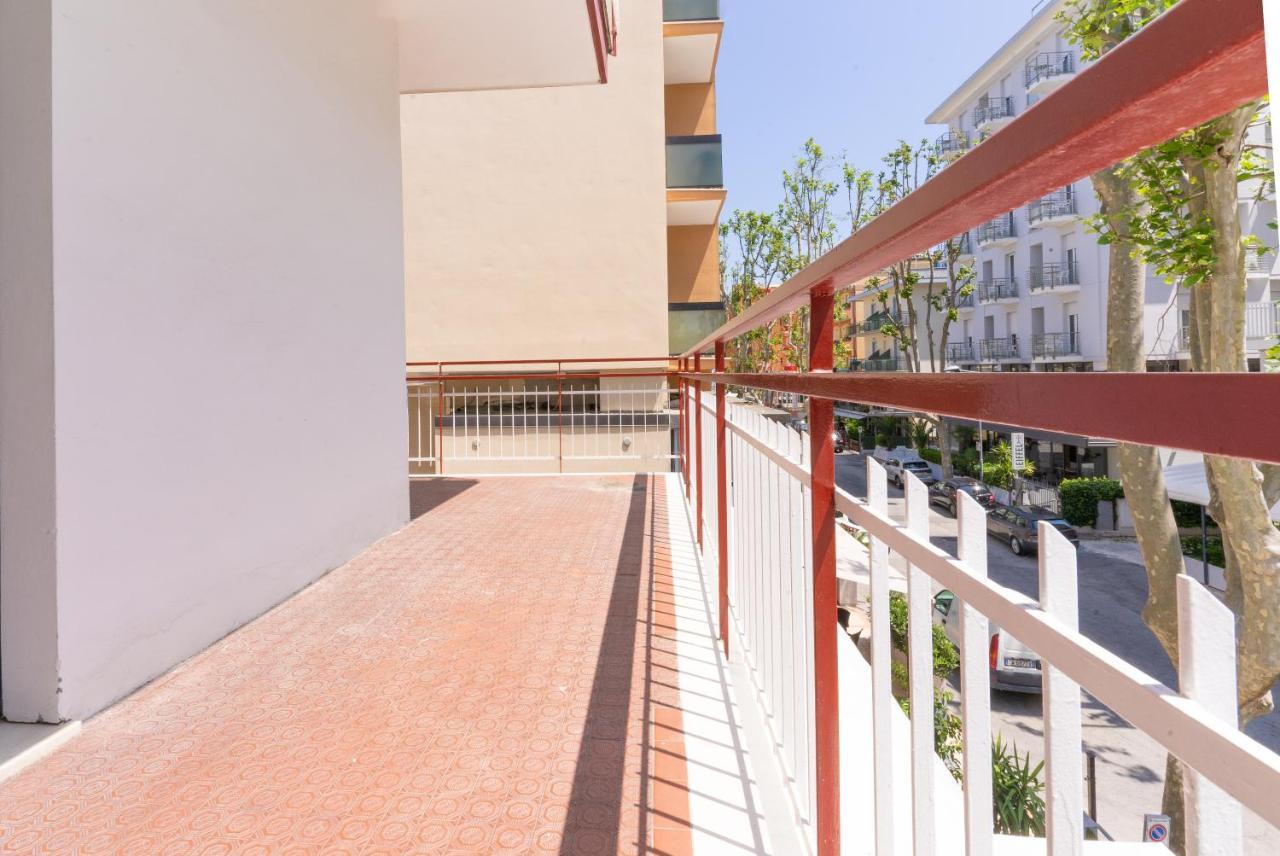 Hotel Villa Isola Rimini Ngoại thất bức ảnh